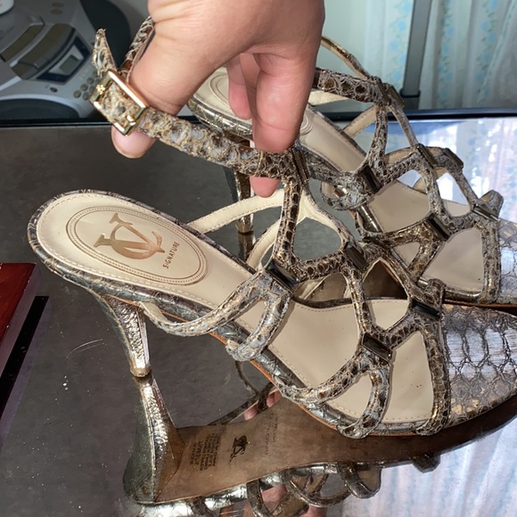 - CV. Signature - Picture 4 of 10